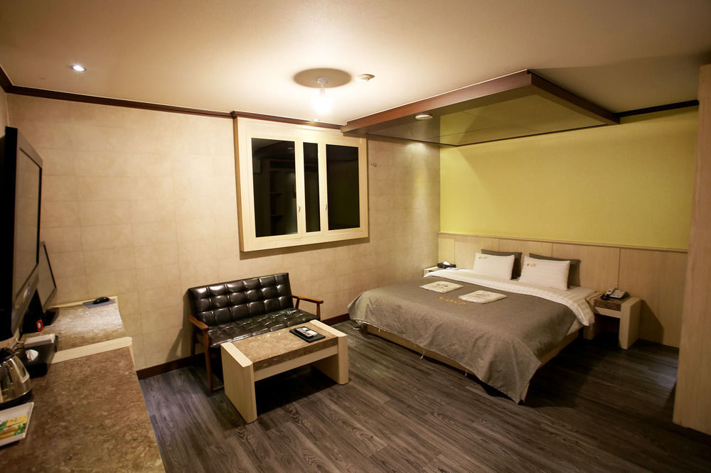 Ost Hotel Chuncheon Zewnętrze zdjęcie