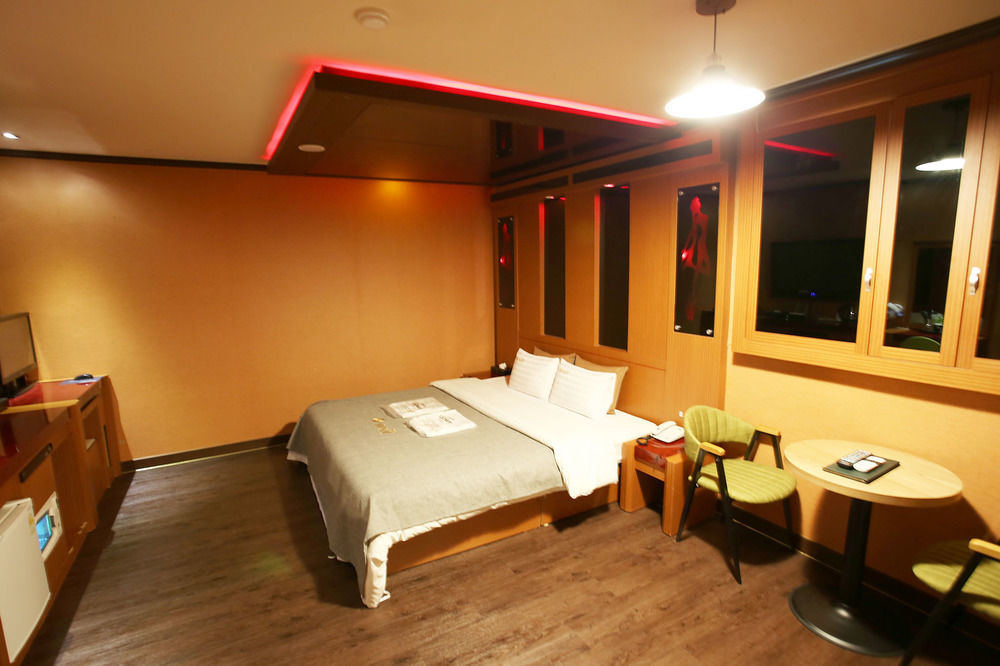Ost Hotel Chuncheon Zewnętrze zdjęcie