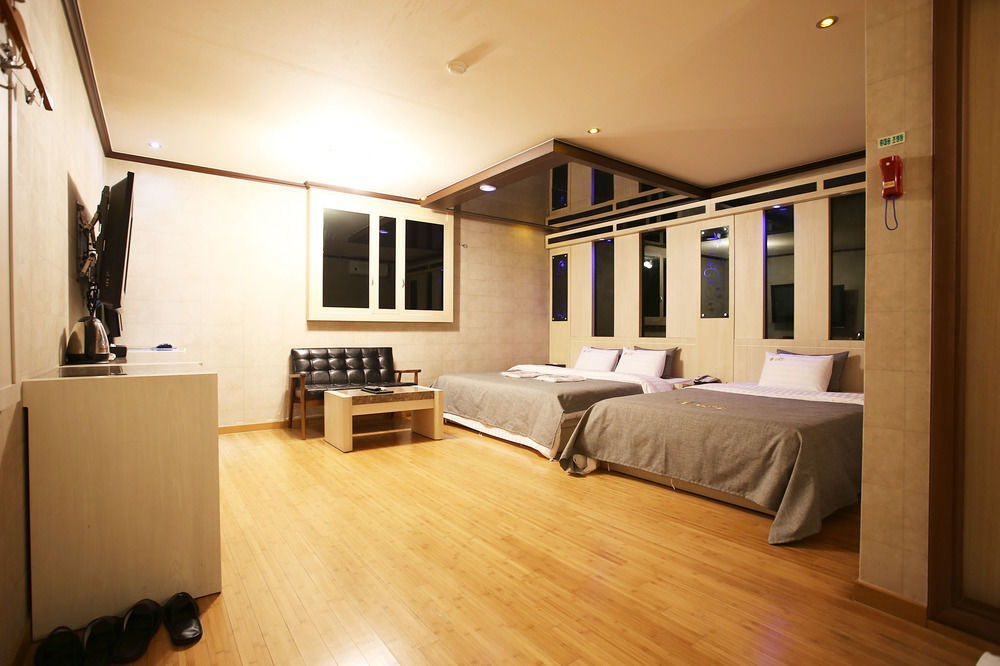 Ost Hotel Chuncheon Zewnętrze zdjęcie