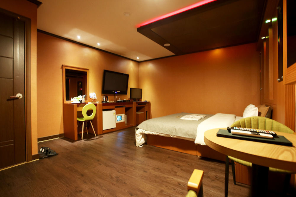 Ost Hotel Chuncheon Zewnętrze zdjęcie