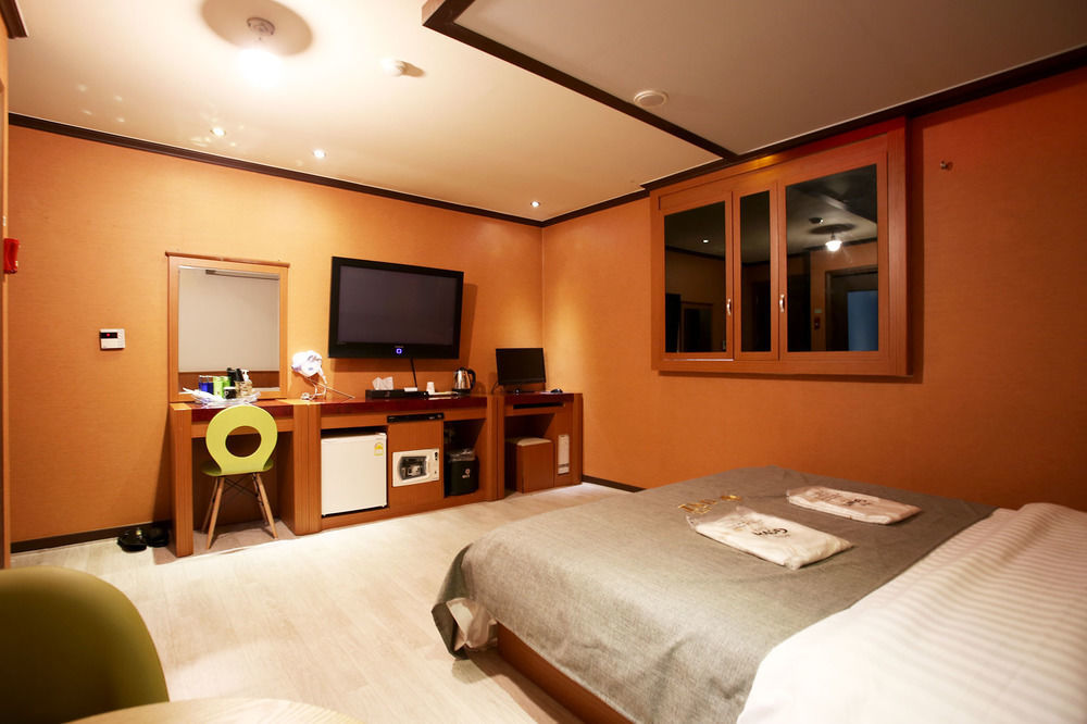 Ost Hotel Chuncheon Zewnętrze zdjęcie